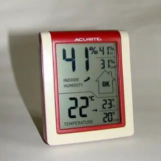 acurite digital pet room thermometer displaying 22°c temperature and 41% humidity - monitors indoor climate for pet safety and comfort